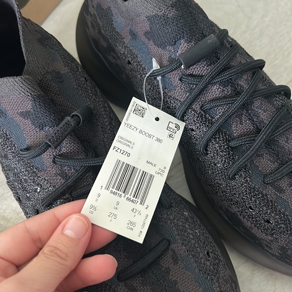 NWB NWT Men 9.5 2020 Yeezy Boost 380 Shoes ONYX